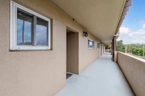 Condominio en venta en Clearwater, Florida, 1 dormitorio, 66.89 m2 № 1916840 - foto 2
