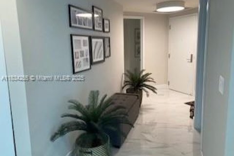 Condominio en venta en Sunny Isles Beach, Florida, 3 dormitorios, 175.77 m2 № 1813979 - foto 8