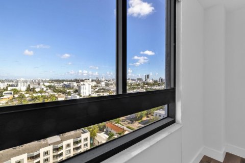 Condominio en alquiler en Miami Beach, Florida, 2 dormitorios, 100.71 m2 № 2011198 - foto 19