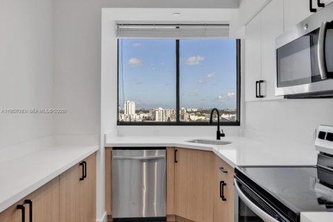 Condominio en alquiler en Miami Beach, Florida, 2 dormitorios, 100.71 m2 № 2011198 - foto 3