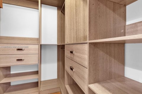 Condominio en alquiler en Miami Beach, Florida, 2 dormitorios, 100.71 m2 № 2011198 - foto 11