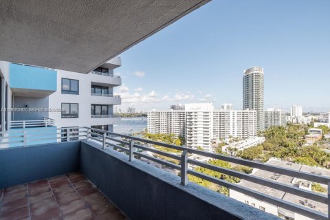 Condominio en alquiler en Miami Beach, Florida, 2 dormitorios, 100.71 m2 № 2011198 - foto 4