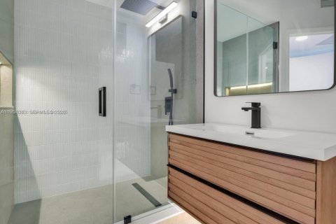 Condominio en alquiler en Miami Beach, Florida, 2 dormitorios, 100.71 m2 № 2011198 - foto 21