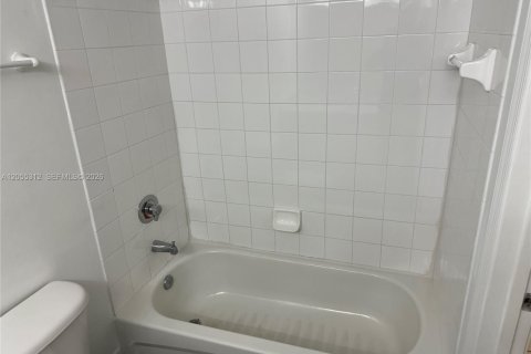 Copropriété à louer à Miami, Floride: 39.48 m2 № 2172077 - photo 8