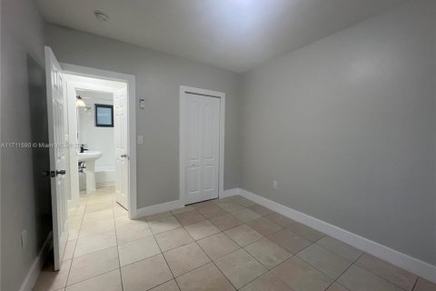 Commercial property in Miami, Florida 202.53 sq.m. № 1692985 - photo 21