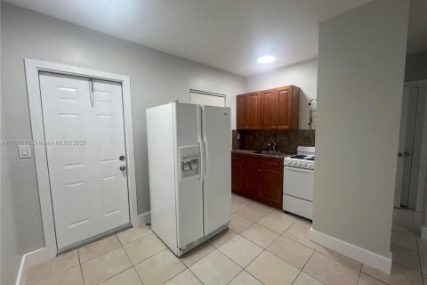 Commercial property in Miami, Florida 202.53 sq.m. № 1692985 - photo 15