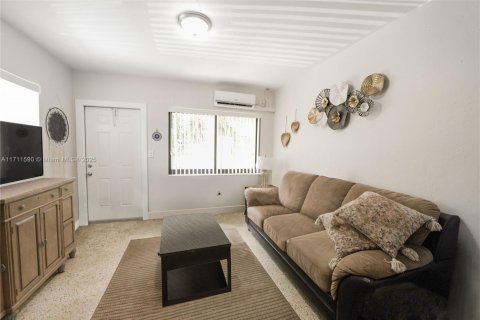 Commercial property in Miami, Florida 202.53 sq.m. № 1692985 - photo 28