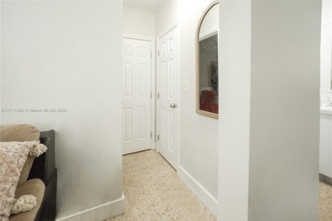 Commercial property in Miami, Florida 202.53 sq.m. № 1692985 - photo 29