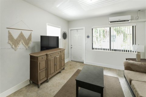 Commercial property in Miami, Florida 202.53 sq.m. № 1692985 - photo 27