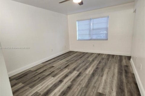 Copropriété à louer à Deerfield Beach, Floride: 2 chambres, 96.62 m2 № 1955160 - photo 1