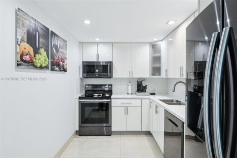 Copropriété à vendre à Aventura, Floride: 2 chambres, 121.98 m2 № 2046066 - photo 8