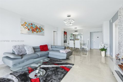 Condo à Aventura, Floride, 2 chambres  № 2046066