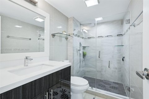 Copropriété à vendre à Aventura, Floride: 2 chambres, 121.98 m2 № 2046066 - photo 12