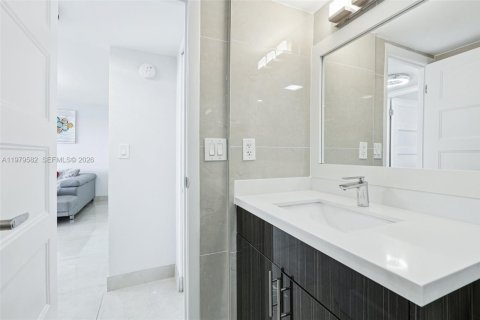 Copropriété à vendre à Aventura, Floride: 2 chambres, 121.98 m2 № 2046066 - photo 13