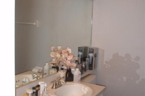 Townhouse in Tampa, Florida 2 bedrooms, 122.54 sq.m. № 2144747 - photo 16