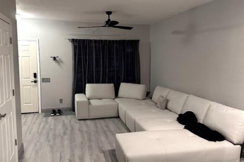 Townhouse in Tampa, Florida 2 bedrooms, 122.54 sq.m. № 2144747 - photo 4