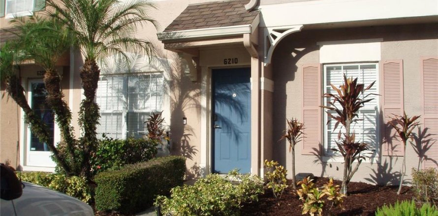 Townhouse in Tampa, Florida 2 bedrooms, 122.54 sq.m. № 2144747
