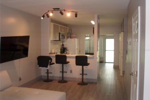 Townhouse in Tampa, Florida 2 bedrooms, 122.54 sq.m. № 2144747 - photo 7