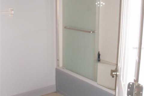 Townhouse in Tampa, Florida 2 bedrooms, 122.54 sq.m. № 2144747 - photo 18