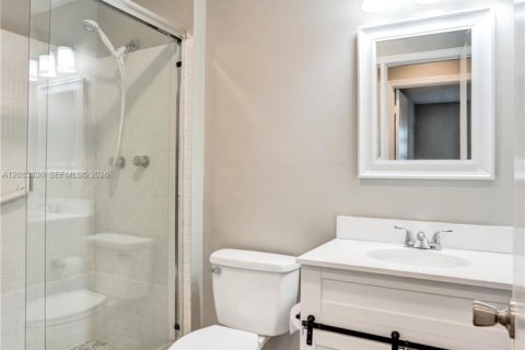 Condo in Pompano Beach, Florida, 2 bedrooms  № 2380068 - photo 20
