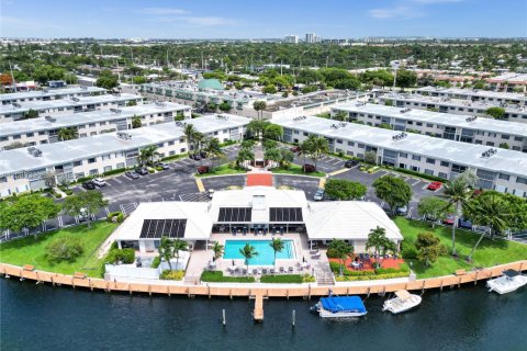 Condo in Pompano Beach, Florida, 2 bedrooms  № 2380068 - photo 4