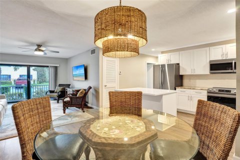 Condo in Pompano Beach, Florida, 2 bedrooms  № 2380068 - photo 13