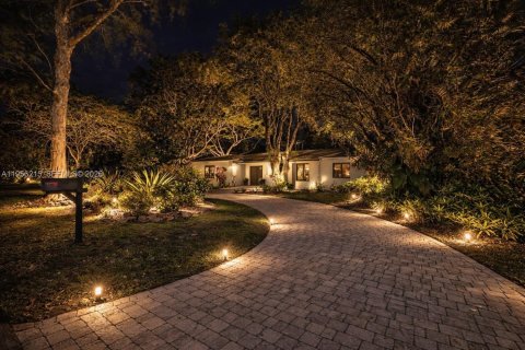 Villa ou maison à louer à Palmetto Bay, Floride: 4 chambres, 225.38 m2 № 2009920 - photo 4