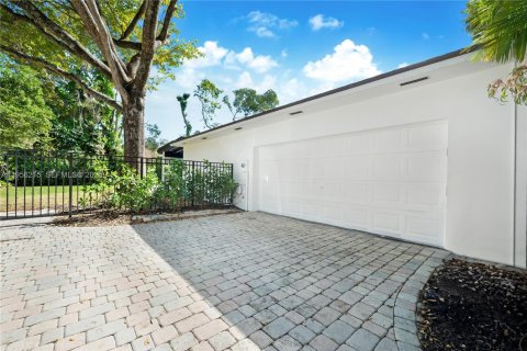 Villa ou maison à louer à Palmetto Bay, Floride: 4 chambres, 225.38 m2 № 2009920 - photo 28