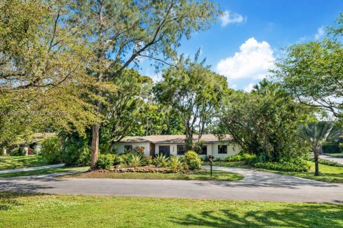 Villa ou maison à louer à Palmetto Bay, Floride: 4 chambres, 225.38 m2 № 2009920 - photo 2