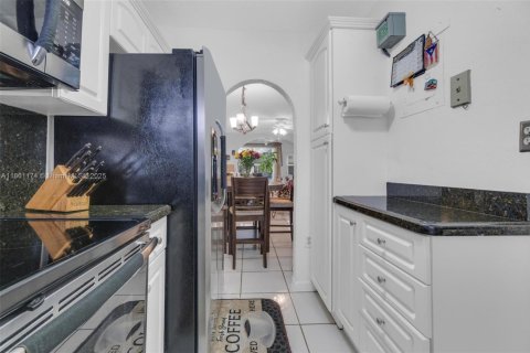 Купить кондоминиум в Санрайз, Флорида 2 спальни, 78.97м2, № 1889334 - фото 6