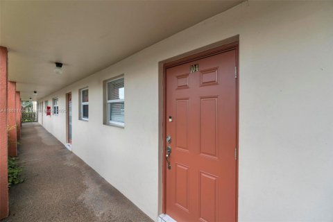 Купить кондоминиум в Санрайз, Флорида 2 спальни, 78.97м2, № 1889334 - фото 10