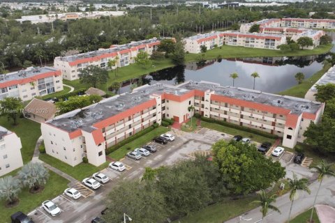Купить кондоминиум в Санрайз, Флорида 2 спальни, 78.97м2, № 1889334 - фото 11