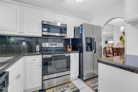 Купить кондоминиум в Санрайз, Флорида 2 спальни, 78.97м2, № 1889334 - фото 12