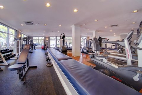 Condo in Hollywood, Florida, 2 bedrooms  № 1892775 - photo 23