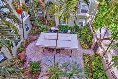 Condo in Hollywood, Florida, 2 bedrooms  № 1892775 - photo 27