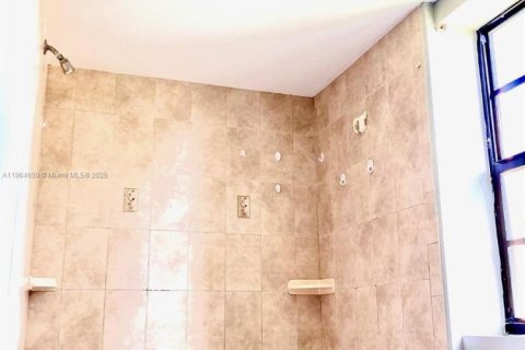 Condo in Hollywood, Florida, 2 bedrooms  № 1892775 - photo 6
