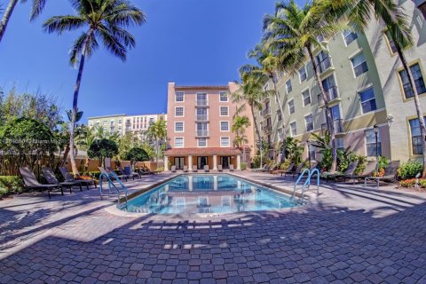 Condo in Hollywood, Florida, 2 bedrooms  № 1892775 - photo 20
