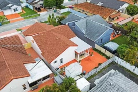 Villa ou maison à Miami, Floride 3 chambres, 141.68 m2 № 2153647