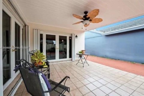 Villa ou maison à louer à Miami, Floride: 3 chambres, 141.68 m2 № 2153647 - photo 5