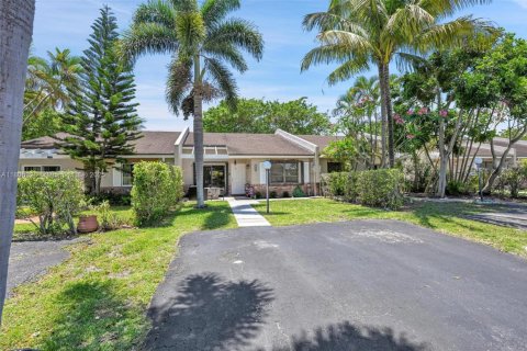 Villa ou maison à vendre à Deerfield Beach, Floride: 2 chambres, 87.51 m2 № 1936017 - photo 14
