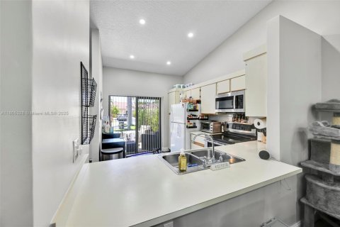 Villa ou maison à vendre à Deerfield Beach, Floride: 2 chambres, 87.51 m2 № 1936017 - photo 4