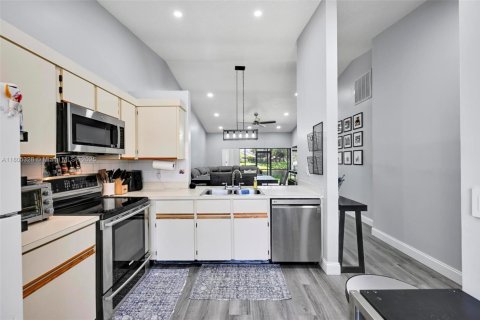Villa ou maison à vendre à Deerfield Beach, Floride: 2 chambres, 87.51 m2 № 1936017 - photo 6
