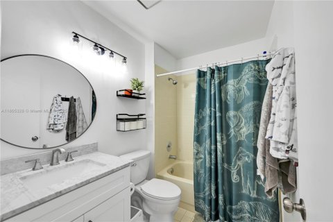 Villa ou maison à vendre à Deerfield Beach, Floride: 2 chambres, 87.51 m2 № 1936017 - photo 11