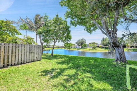 Villa ou maison à vendre à Deerfield Beach, Floride: 2 chambres, 87.51 m2 № 1936017 - photo 12