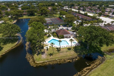 Villa ou maison à vendre à Deerfield Beach, Floride: 2 chambres, 87.51 m2 № 1936017 - photo 17