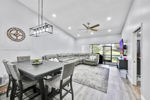 Villa ou maison à vendre à Deerfield Beach, Floride: 2 chambres, 87.51 m2 № 1936017 - photo 5