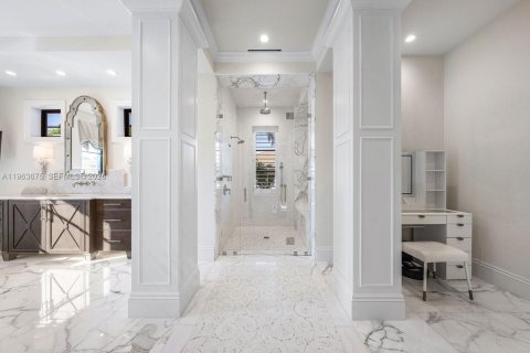 Купить виллу или дом в Форт-Лодердейл, Флорида 5 спален, 740.43м2, № 2028327 - фото 27