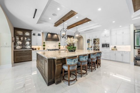 Купить виллу или дом в Форт-Лодердейл, Флорида 5 спален, 740.43м2, № 2028327 - фото 12
