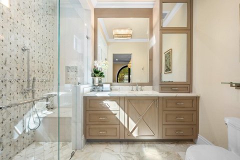 Купить виллу или дом в Форт-Лодердейл, Флорида 5 спален, 740.43м2, № 2028327 - фото 22