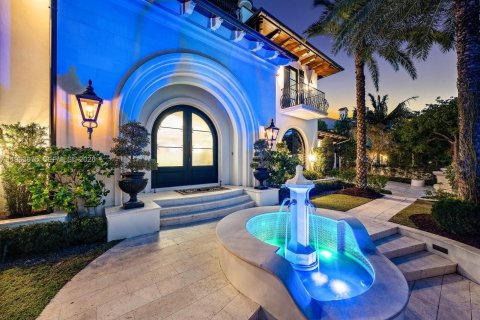 Купить виллу или дом в Форт-Лодердейл, Флорида 5 спален, 740.43м2, № 2028327 - фото 3